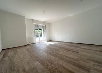 20260210_164317000_iOS 13.jpg - Three-room apartment Via Maiella 23, Pescara - photo 12