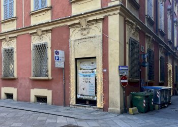 IMG_0902.jpg - Locale Commerciale Reggio nell'Emilia - foto 1