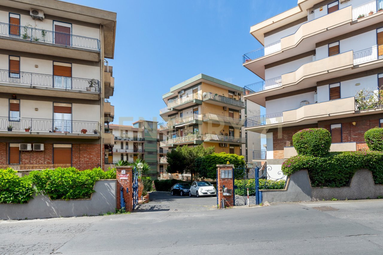 Via Convento del Carmine 5 (2).jpg - Ufficio Via Convento del Carmine 5, Tremestieri Etneo - foto 1