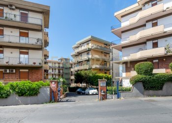 Via Convento del Carmine 5 (2).jpg - Ufficio Via Convento del Carmine 5, Tremestieri Etneo - foto 1