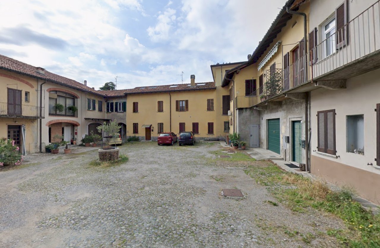 Esterno corte - Appartamento Via Carlo Bianchi 11, Inverigo - foto 3