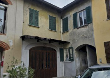 Esterno immobile - fronte - Appartamento Via Carlo Bianchi 11, Inverigo - foto 1