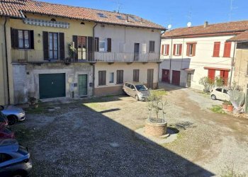 Cortile - Appartamento Via Carlo Bianchi 11, Inverigo - foto 4