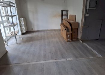 20251110_140119.jpg - Commercial Premises Torino (neighborhood Vanchiglietta) - photo 4