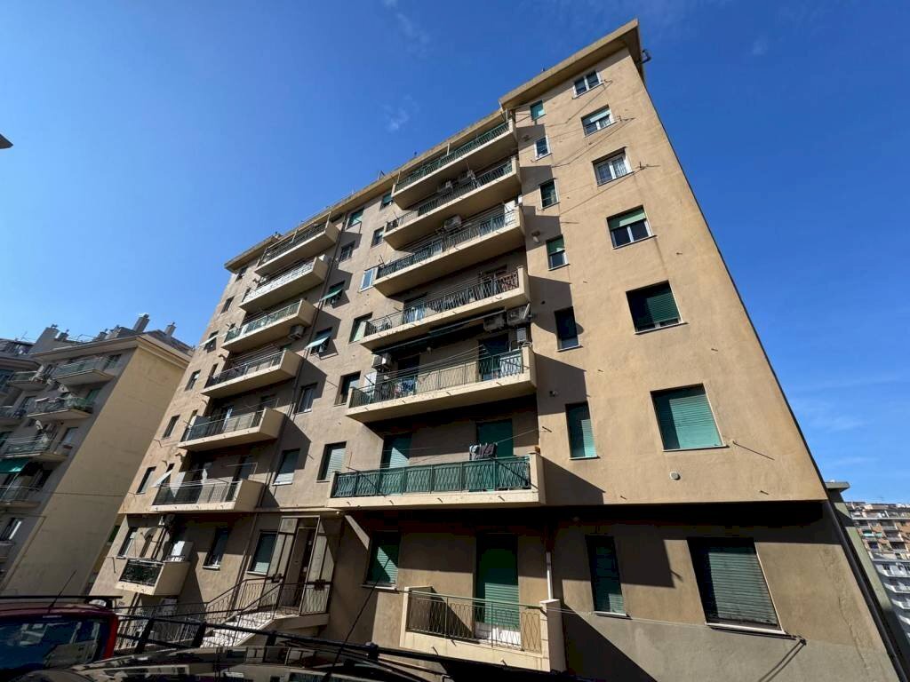 Four-room apartment Genova (neighborhood Sampierdarena) - photo 2