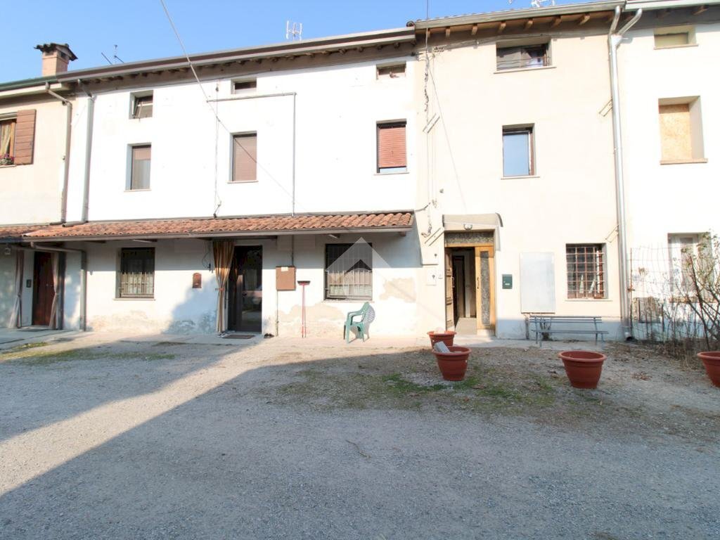 Semi-detached house Via G. Matteotti, San Possidonio - photo 1