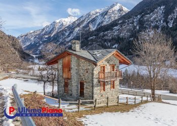 Casa indipendente Frazione Lavod 6, Valpelline - foto 1