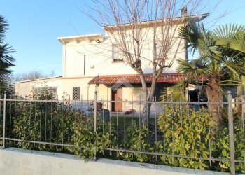 Casa indipendente Via giuseppe mazzini, Cadelbosco di Sopra - foto 2