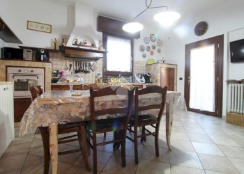 Casa indipendente Via giuseppe mazzini, Cadelbosco di Sopra - foto 11