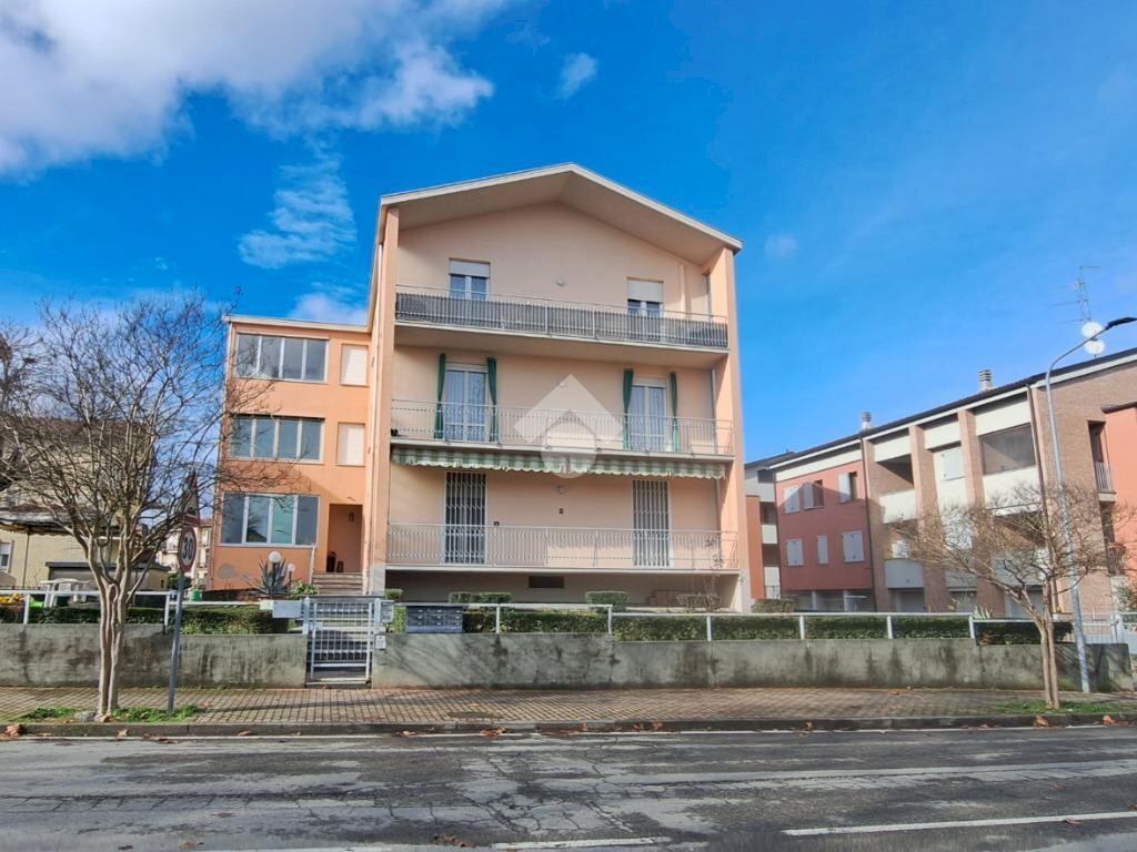 Three-room apartment Via alla pace, Medesano - photo 1