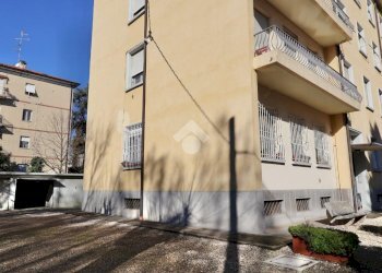 Three-room apartment Via Col di Lana, Reggio nell'Emilia - photo 1