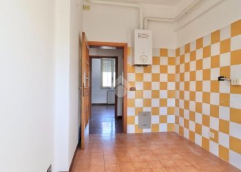 Three-room apartment Via Col di Lana, Reggio nell'Emilia - photo 4