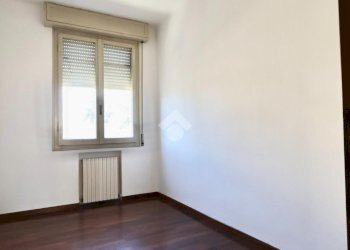 Three-room apartment Via Col di Lana, Reggio nell'Emilia - photo 7