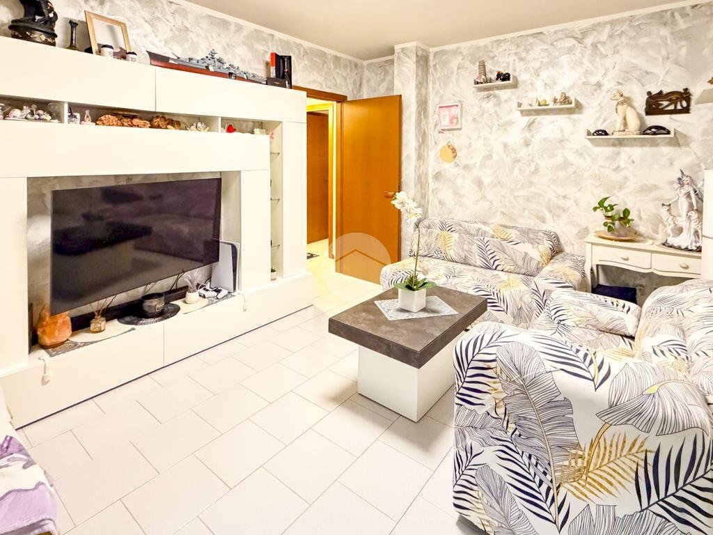 Three-room apartment Via Degli Umiliati, Milano (neighborhood Ponte Lambro) - photo 2