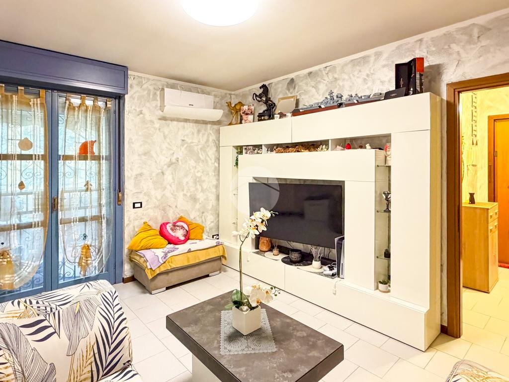 Three-room apartment Via Degli Umiliati, Milano (neighborhood Ponte Lambro) - photo 1