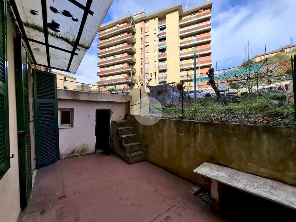 Four-room apartment Via Sergio Piombelli, Genova (neighborhood Certosa) - photo 1