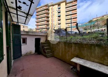 Quadrilocale Via Sergio Piombelli, Genova (zona Certosa) - foto 1