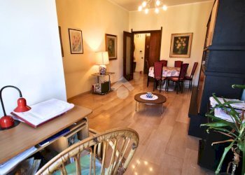 Three-room apartment Piazza della Libertà, Cornaredo - photo 9