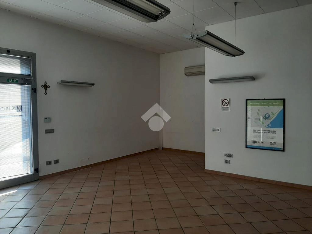 Negozio Via Argine Ducale Via Argine Ducale, Ferrara - foto 3