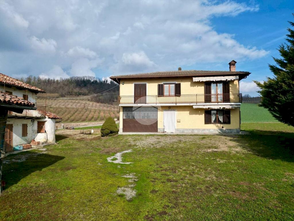 Independent house Localita Piano, Novello - photo 1