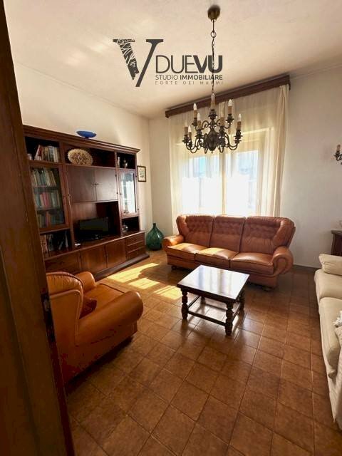 Foto 3 - Villa Via Martiri della Sassaia
 
16, Forte dei Marmi - photo 3