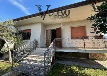 Foto 1 - Villa Via Martiri della Sassaia
 
16, Forte dei Marmi - photo 1