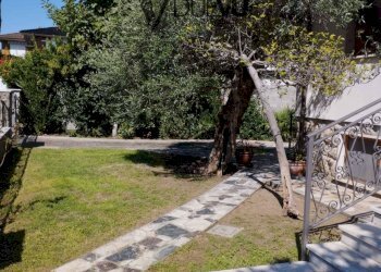 Foto 25 - Villa Via Martiri della Sassaia
 
16, Forte dei Marmi - photo 25