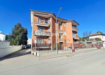 Foto 1 - Trilocale Viale Lombardia
 
17, Magenta - foto 1