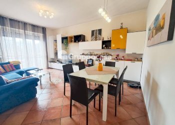 Foto 3 - Trilocale Viale Lombardia
 
17, Magenta - foto 3