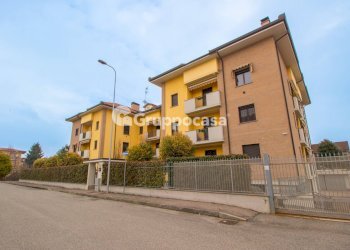 Foto 1 - Trilocale Via A. Gramsci
 
90/92, Magenta - foto 1