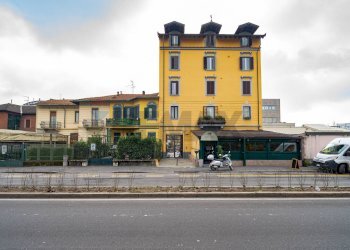 Edificio all\'aperto - Bilocale Via Gallarate
 
351, Milano - foto 1