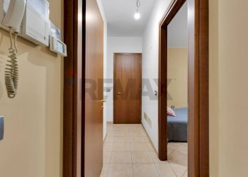 Disimpegno zona notte - Trilocale Via dei Mille
 
14, Vimercate - foto 15