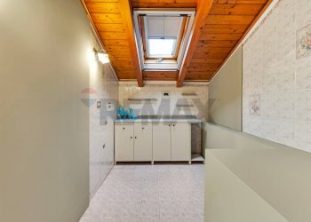 Locale piano superiore - Trilocale Via dei Mille
 
14, Vimercate - foto 25