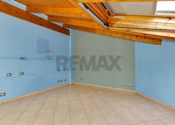 Locale piano superiore - Trilocale Via dei Mille
 
14, Vimercate - foto 29