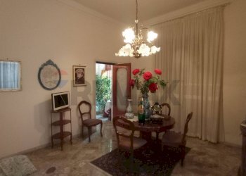 Sala da pranzo - Trilocale Via Ugo Foscolo
 
175, Bari - foto 2