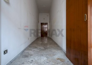 Hall / corridoio - Trilocale Via Ugo Foscolo
 
175, Bari - foto 6