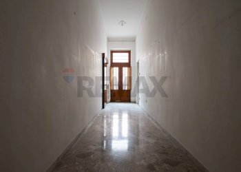 Hall / corridoio - Trilocale Via Ugo Foscolo
 
175, Bari - foto 7