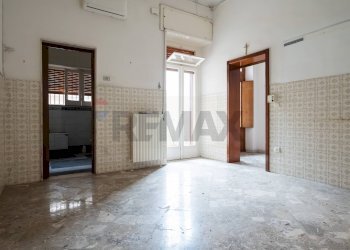 Stanza vuota - Trilocale Via Ugo Foscolo
 
175, Bari - foto 9