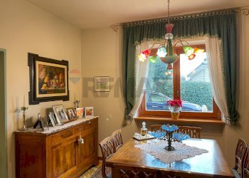 Sala da pranzo - Villa Via Pessina
 
7, Viggiù - foto 17