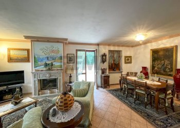 Sala da pranzo - Villa Via Pessina
 
7, Viggiù - foto 28