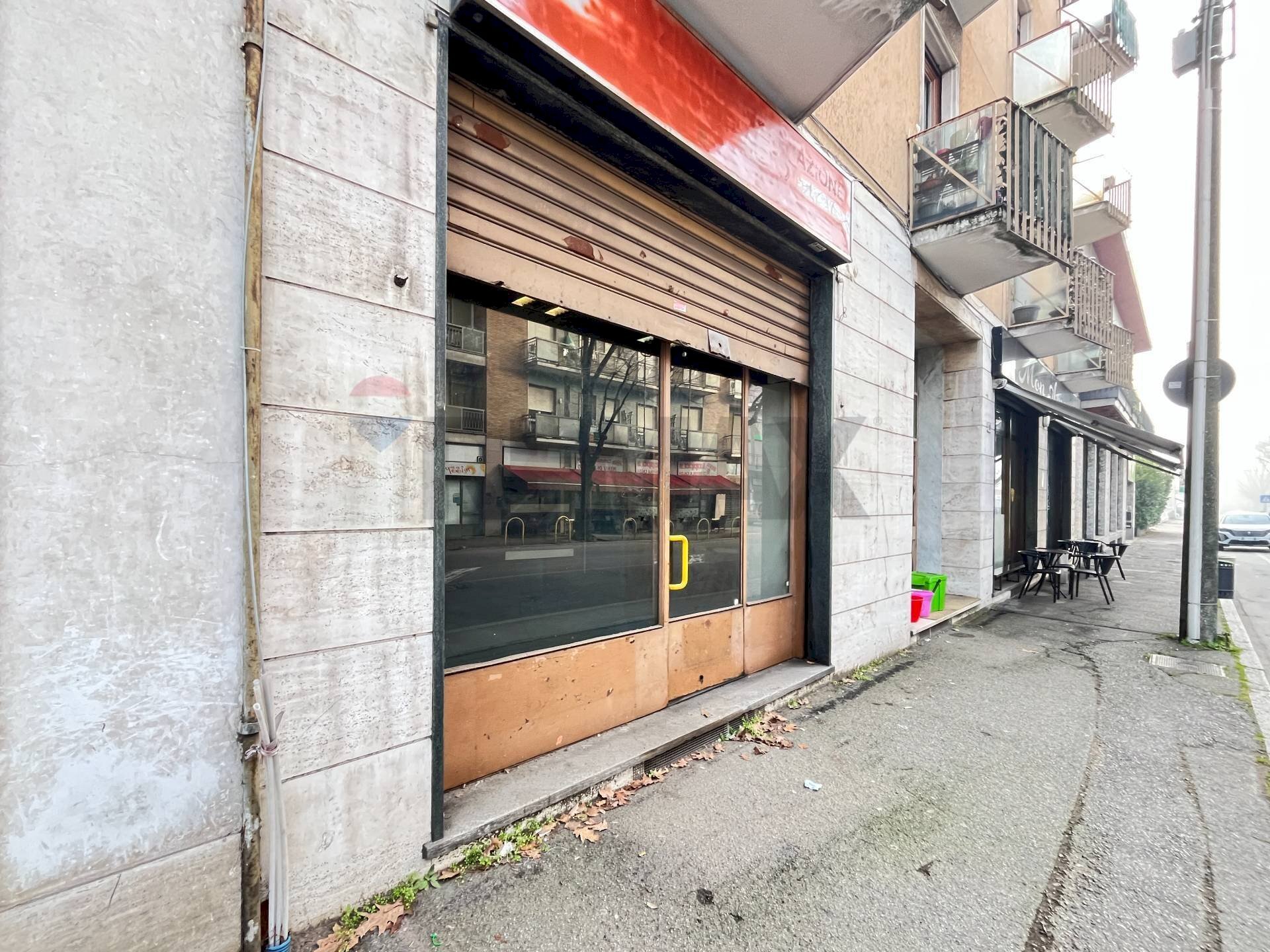 Edificio all\'aperto - Negozio Via Torino
 
69, Gallarate - foto 3
