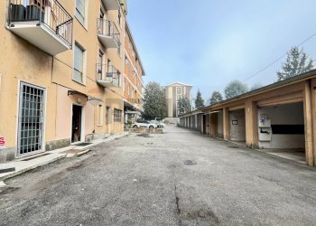 Edificio all\'aperto - Negozio Via Torino
 
69, Gallarate - foto 14