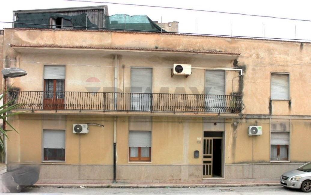 Edificio all\'aperto - Bilocale VIA VALENTI
 
70, Valderice - foto 1