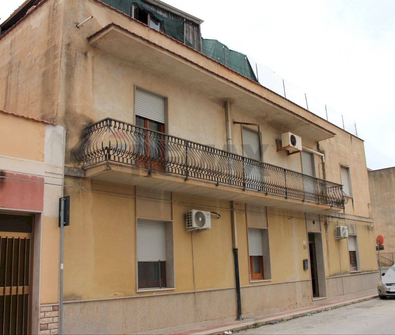 Edificio all\'aperto - Quadrilocale VIA VALENTI
 
70, Valderice - foto 2