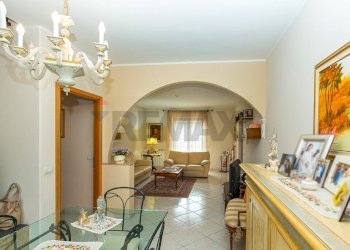 Sala da pranzo - Appartamento Via Nicolosi
 
49, Belpasso - foto 17