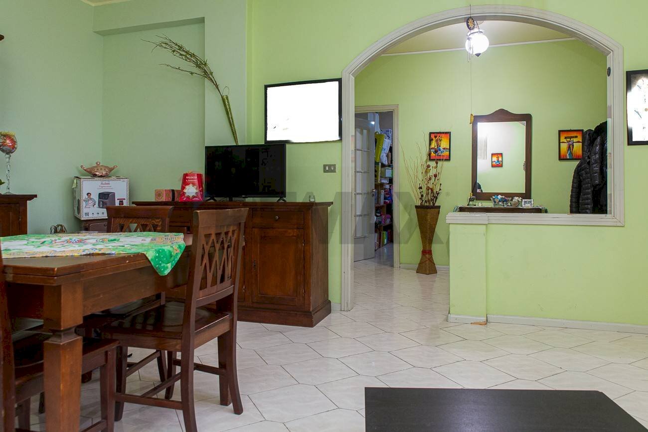 Sala da pranzo - Appartamento Via Francesco Petrarca
 
10, Mascalucia - foto 3