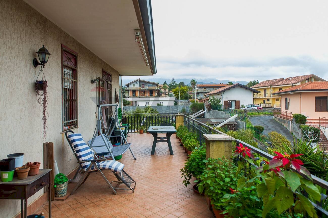 Balcone - Appartamento Via Francesco Petrarca
 
10, Mascalucia - foto 1