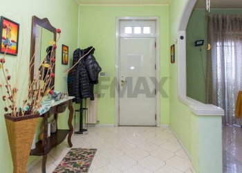 Hall / corridoio - Appartamento Via Francesco Petrarca
 
10, Mascalucia - foto 4