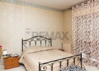 Camera / camera da letto - Appartamento Via Francesco Petrarca
 
10, Mascalucia - foto 12