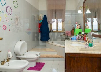 Bagno - Appartamento Via Francesco Petrarca
 
10, Mascalucia - foto 14